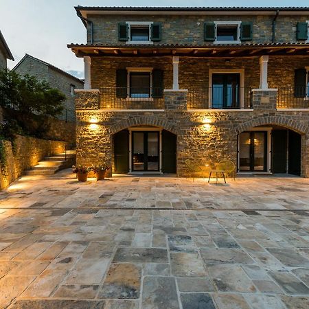 Apartamento L'Abbraccio Della Quercia Momjan Exterior foto