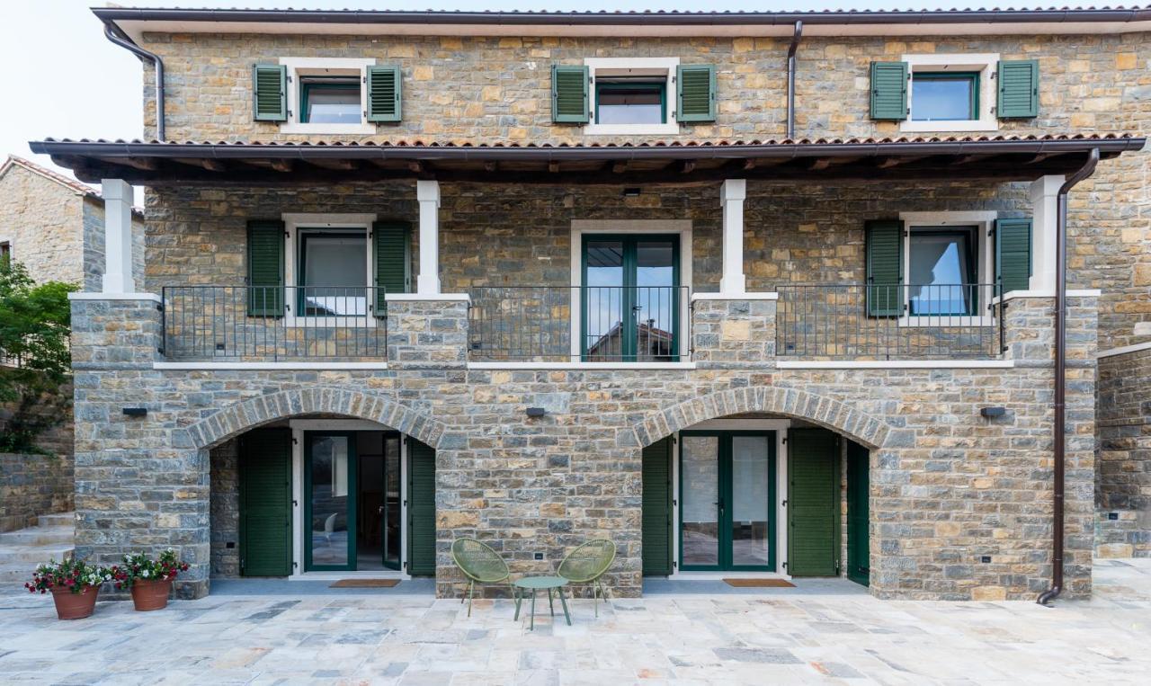 Apartamento L'Abbraccio Della Quercia Momjan Exterior foto