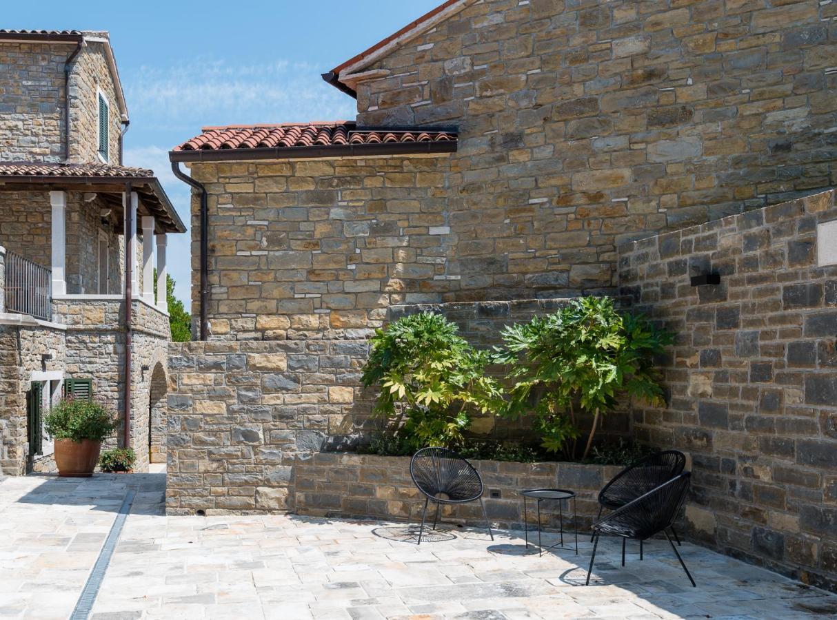 Apartamento L'Abbraccio Della Quercia Momjan Exterior foto