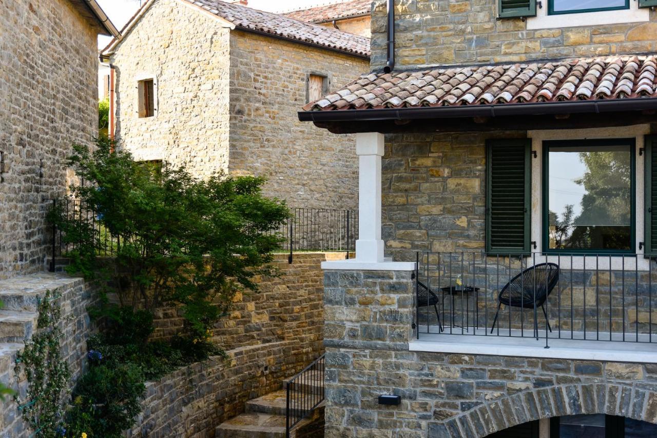 Apartamento L'Abbraccio Della Quercia Momjan Exterior foto