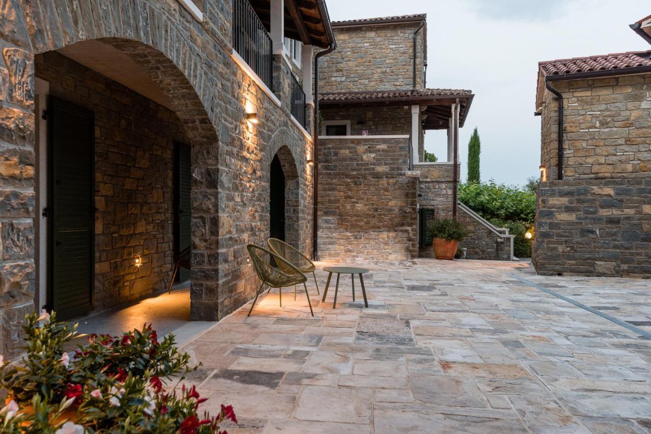 Apartamento L'Abbraccio Della Quercia Momjan Exterior foto