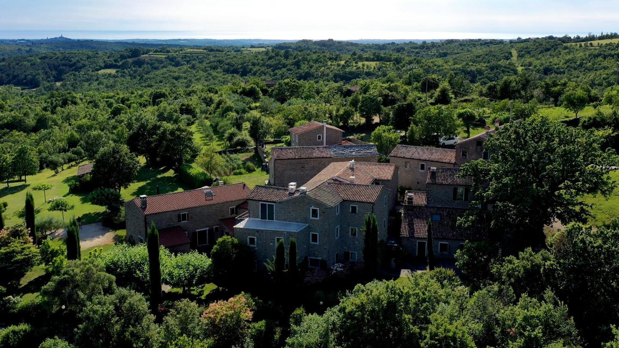 Apartamento L'Abbraccio Della Quercia Momjan Exterior foto